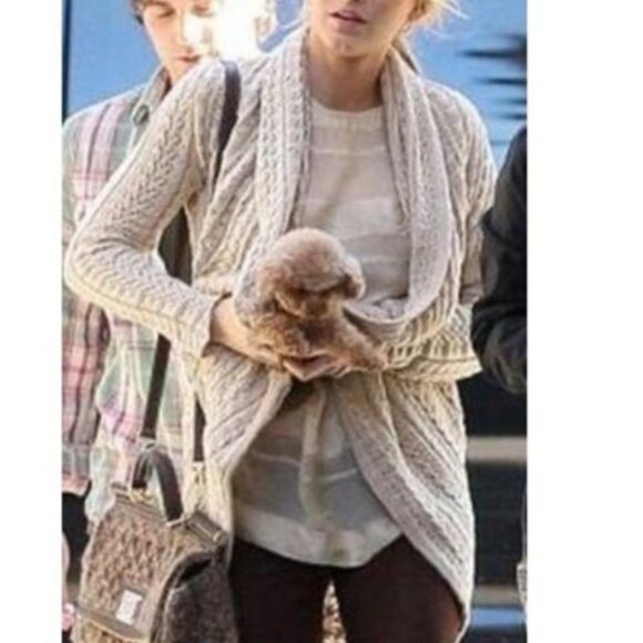 CAbi Sweaters - Cabi Women's Circle Sweater Size Extra Small XS Knitted Shawl Shirt Top Oatmeal
